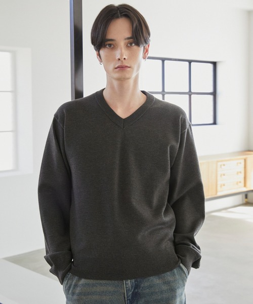 LUENNA（ルエナ）の「【LUENNA】Basic V-Neck Knit / ベーシック Vネックニット（ニット/セーター・メンズ・チャコールグレー/ブルー・L/M/S）」の12枚目の写真