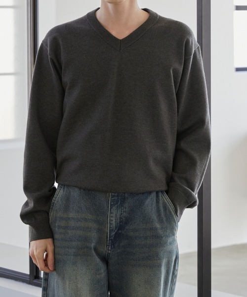 LUENNA（ルエナ）の「【LUENNA】Basic V-Neck Knit / ベーシック Vネックニット（ニット/セーター・メンズ・チャコールグレー/ブルー・L/M/S）」の13枚目の写真
