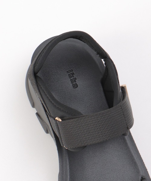 ikka（イッカ）の「ベルクロダブルベルトサンダル（サンダル・レディース・グレイッシュベージュ/ブラック・M/L）」の8枚目の写真