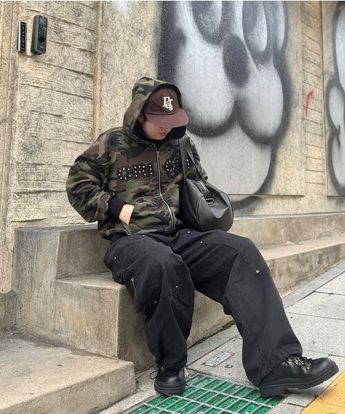 CRIGUN(クリガン)の「APPLIQUE RIVET ZIP UP HOODIE CAMO(パーカー・レディース・アーミー・WS/MEDIUM/LARGE/X-LARGE)」の8枚目の写真