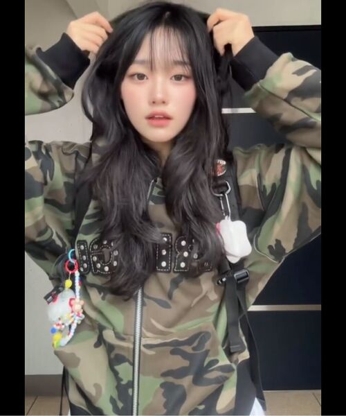 CRIGUN(クリガン)の「APPLIQUE RIVET ZIP UP HOODIE CAMO(パーカー・レディース・アーミー・WS/MEDIUM/LARGE/X-LARGE)」の12枚目の写真