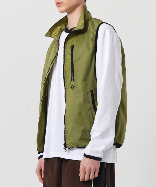 GARDEN EXPRESS（ガーデンエクスプレス）の「LIGHT VEST (olive khaki)（ベスト・メンズ・その他・ONE SIZE）」の2枚目の写真