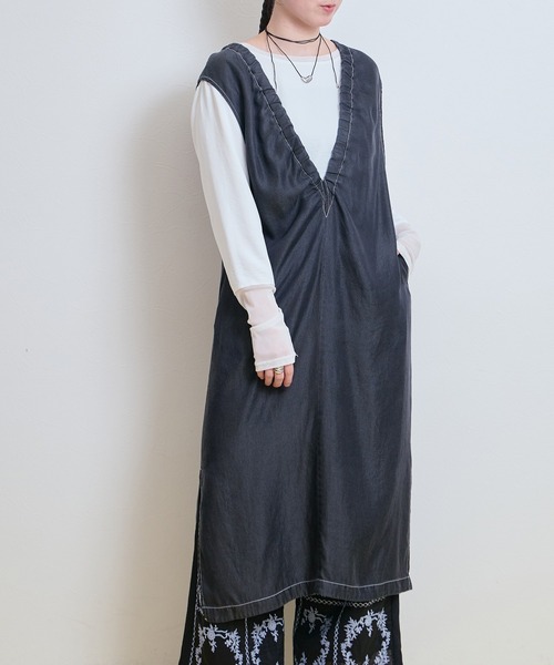 LHELBIE(レルビエ)の「デニムVネックジャンスカ(ジャンパースカート・レディース・インディゴブルー/ブラック/ブルー・M)」の18枚目の写真