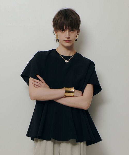 allureville(アルアバイル)の「リネンラミーペプラムブラウス(シャツ/ブラウス・レディース・オフホワイト/ブラック・2)」の1枚目の写真