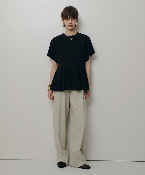 allureville(アルアバイル)の「リネンラミーペプラムブラウス(シャツ/ブラウス・レディース・オフホワイト/ブラック・2)」の11枚目の写真