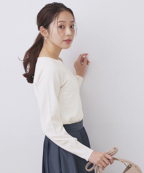 index(インデックス)の「ゴールドパーツ付きハートネックニット【洗濯機OK】(ニット/セーター・レディース・ピンク/グリーン系/ベージュ系その他7/ネイビー/オフホワイト・38/36/42/40)」の16枚目の写真