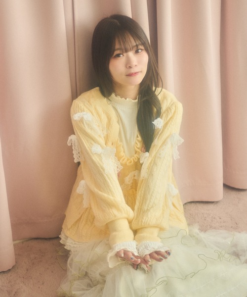 kutir(クティール)の「【クティールとレトロ】レースリボンパフスリーブカーディガン(カーディガン/ボレロ・レディース・オフホワイト/アイボリー/ピンク・FREE)」の4枚目の写真