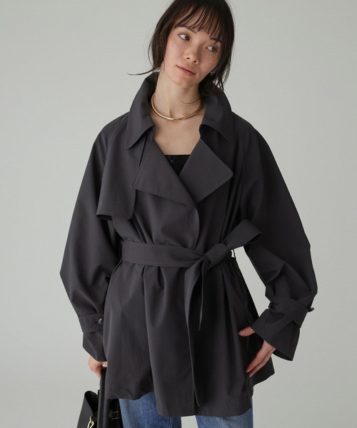 BABYLONE（バビロン）の「【多機能素材】タイプライターショートトレンチ（トレンチコート・レディース・チャコール/ライトベージュ・フリー）」の7枚目の写真