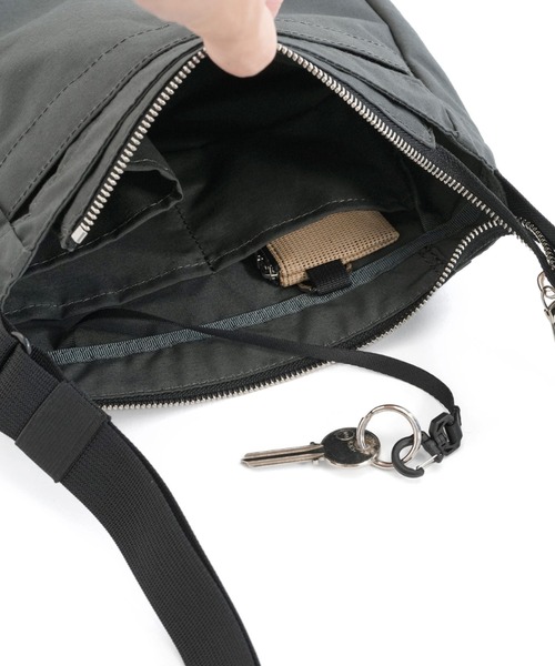STANDARD SUPPLY(スタンダードサプライ)の「スタンダードサプライ / SIMPLICITY シンプリシティ / WALKIES SHOULDER ウォーキーズショルダー(ショルダーバッグ・レディース・サンドベージュ/マスタード/ブラック/ダークパープル/グリーン/ダークネイビー/レッド/モカ/グレー/チャコールグレー/ブルー・FREE)」の15枚目の写真