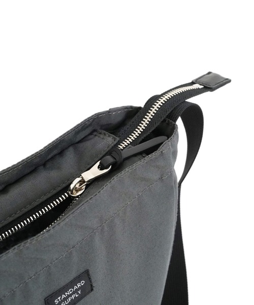 STANDARD SUPPLY(スタンダードサプライ)の「スタンダードサプライ / SIMPLICITY シンプリシティ / WALKIES SHOULDER ウォーキーズショルダー(ショルダーバッグ・レディース・サンドベージュ/マスタード/ブラック/ダークパープル/グリーン/ダークネイビー/レッド/モカ/グレー/チャコールグレー/ブルー・FREE)」の12枚目の写真