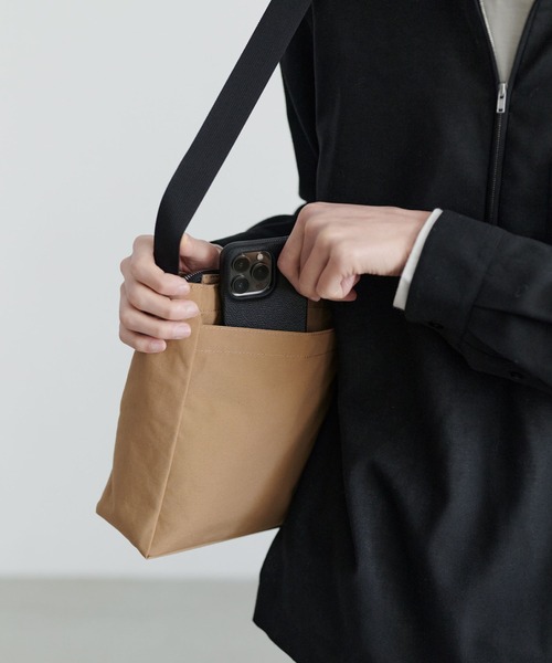STANDARD SUPPLY(スタンダードサプライ)の「スタンダードサプライ / SIMPLICITY シンプリシティ / WALKIES SHOULDER ウォーキーズショルダー(ショルダーバッグ・レディース・サンドベージュ/マスタード/ブラック/ダークパープル/グリーン/ダークネイビー/レッド/モカ/グレー/チャコールグレー/ブルー・FREE)」の19枚目の写真