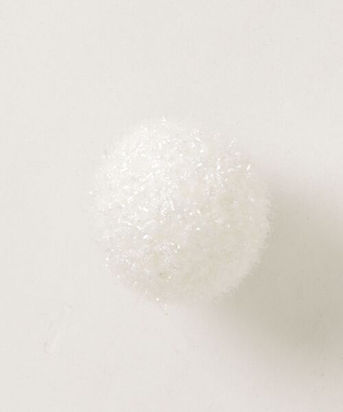 crocs(クロックス)の「crocs White Metallic Puff Ball / クロックス ホワイト メタリック パフ ボール(シューズアクセサリー・レディース・マルチ・FREE)」の1枚目の写真