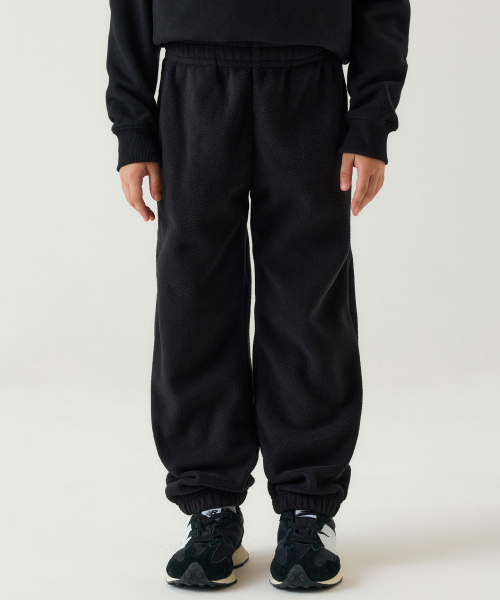 MUSINSA STANDARD KIDS（ムシンサスタンダードキッズ）の「ポーラフリーススウェットパンツ[ブラック]（スウェットパンツ・レディース・その他・100/110/120/150）」の3枚目の写真
