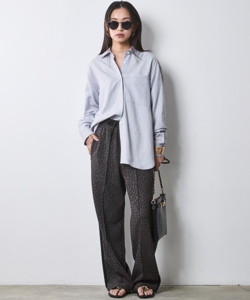 CHIC STYLE（シックスタイル）の「レオパードトラックパンツ＜大きいサイズ有＞シックスタイル（その他パンツ・レディース・グレー系/ブラウン系・LL/3L/4L/5L/M/L）」の4枚目の写真