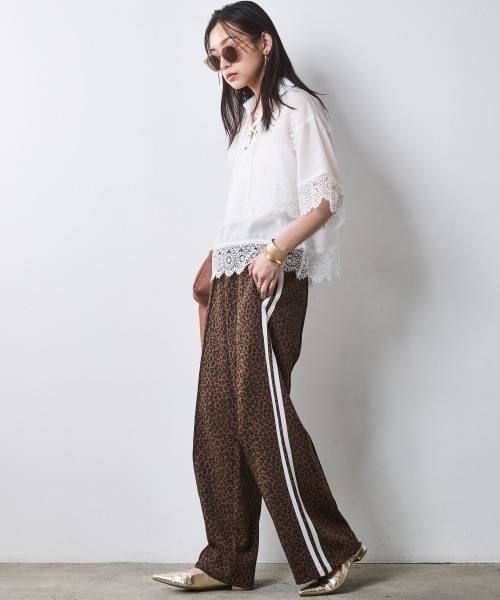 CHIC STYLE（シックスタイル）の「レオパードトラックパンツ＜大きいサイズ有＞シックスタイル（その他パンツ・レディース・グレー系/ブラウン系・LL/3L/4L/5L/M/L）」の6枚目の写真