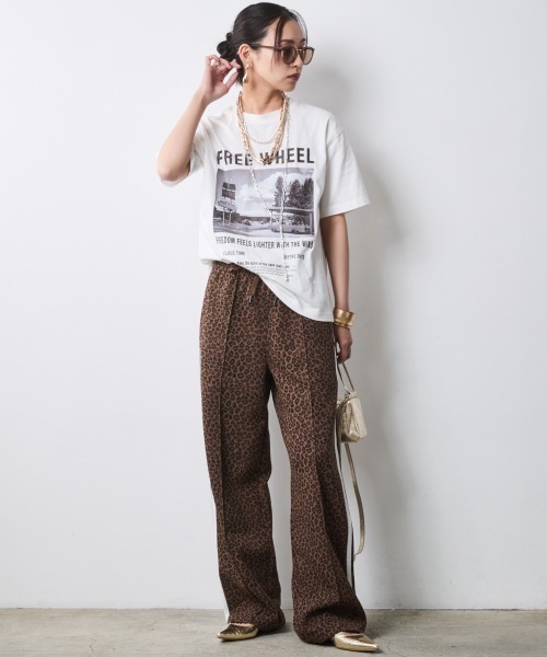 CHIC STYLE（シックスタイル）の「レオパードトラックパンツ＜大きいサイズ有＞シックスタイル（その他パンツ・レディース・グレー系/ブラウン系・LL/3L/4L/5L/M/L）」の8枚目の写真