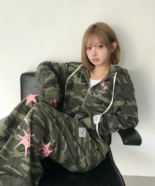 COIRIS_(コイリス)の「◇COIRIS◇セットアップ対応可能/グライム セットアップ カモ 2WAY フード ジップアップ GRIME SET-UP CAMO 2-WAY HOOD ZIP-UP(パーカー・レディース・グリーン系カモフラージュ・FREE)」の7枚目の写真