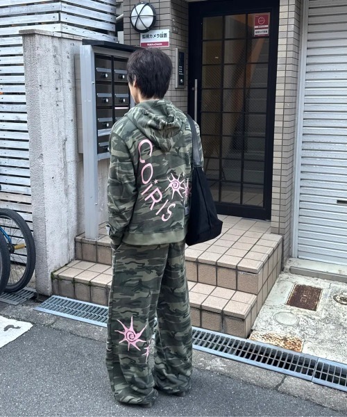 COIRIS_(コイリス)の「◇COIRIS◇セットアップ対応可能/グライム セットアップ カモ 2WAY フード ジップアップ GRIME SET-UP CAMO 2-WAY HOOD ZIP-UP(パーカー・レディース・グリーン系カモフラージュ・FREE)」の9枚目の写真
