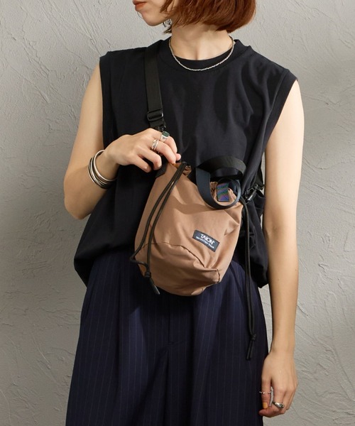 TAION（タイオン）の「【WEB限定】[TAION/タイオン] NON DOWN MOUNTAIN ノンダウン マウンテン バケットバッグ（ショルダーバッグ・レディース・オリーブ/ブラウン/ブラック・ONE SIZE）」の3枚目の写真