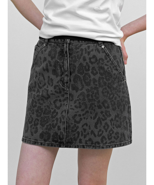 ATELIER NAIN(アトリエナイン)の「LEOPARD MINI SKIRT (SK-5076)(スカート・レディース・ベージュ/チャコール・SMALL/MEDIUM)」の3枚目の写真