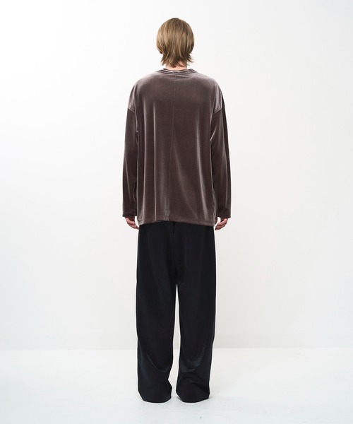 Juha（ユハ）の「LUSH VELOUR HENLEY L/S（Tシャツ/カットソー・メンズ・ブラウン/ブラック・4/3）」の8枚目の写真