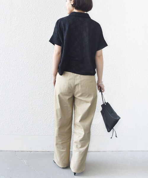 SHIPS(シップス)の「【WEB限定】〈手洗い可能〉シアー ジャカード ポロ 襟 ショート スリーブ プルオーバー(Tシャツ/カットソー・レディース・ライトブルー/ブラック/オフホワイト・ONE SIZE)」の15枚目の写真