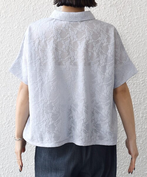 SHIPS(シップス)の「【WEB限定】〈手洗い可能〉シアー ジャカード ポロ 襟 ショート スリーブ プルオーバー(Tシャツ/カットソー・レディース・ライトブルー/ブラック/オフホワイト・ONE SIZE)」の5枚目の写真
