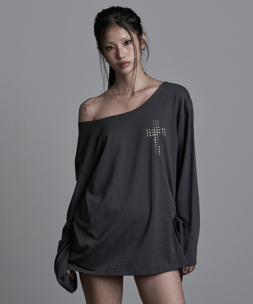as you are(アズユーアー)の「クロスラインオフショルダーティーシャツチャコール(Tシャツ/カットソー・レディース・その他・OS)」の1枚目の写真