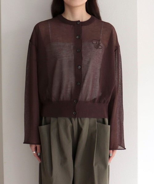 fredy emue(フレディエミュ)の「刺繍入りシアーニットカーディガン(カーディガン/ボレロ・レディース・グレー/オフホワイト/ブラウン/オレンジ・38)」の9枚目の写真