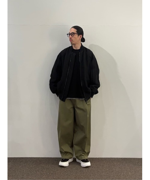 onegravity(ワングラビティ)の「onegravity / ボリュームプリーツ ワイドパンツ(その他パンツ・メンズ・オリーブ/ブラック・MEDIUM/SMALL/LARGE)」の9枚目の写真