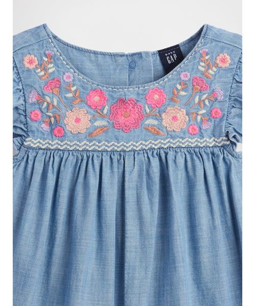 GAP(ギャップ)の「デニム 刺しゅう ヨーク カバーオール (幼児・ベビー)(ワンピース・キッズ・ライトインディゴブルー・80cm/90cm/100cm/105cm/70cm/95cm/110cm)」の4枚目の写真