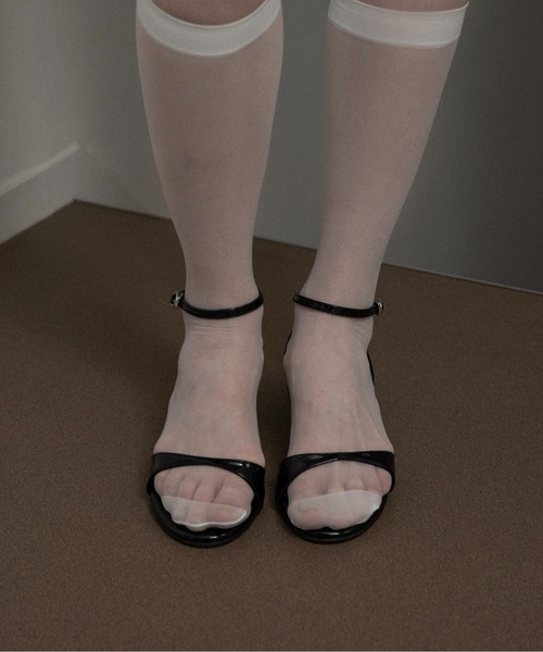 lawgy(ラウジー)の「slim strap low heel sandal / スリムストラップローヒールサンダル(サンダル・レディース・ブラウン/ブラック・LARGE/MEDIUM/SMALL)」の7枚目の写真