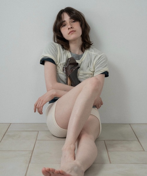 lawgy(ラウジー)の「slim strap low heel sandal / スリムストラップローヒールサンダル(サンダル・レディース・ブラウン/ブラック・LARGE/MEDIUM/SMALL)」の4枚目の写真