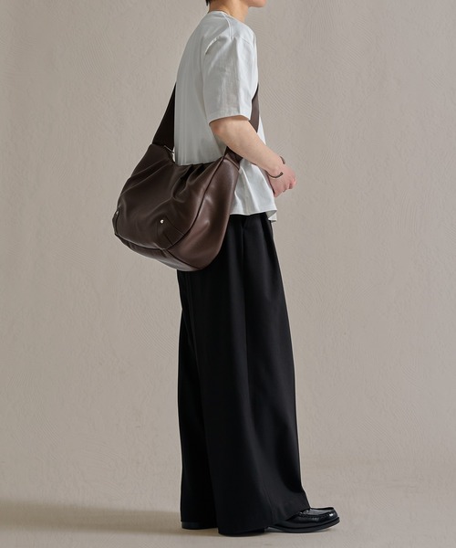 epnok（エプノック）の「【A4/PC収納可】多機能ビッグショルダーバッグ（ショルダーバッグ・メンズ・ブラウン/ブラック・ONE SIZE）」の12枚目の写真