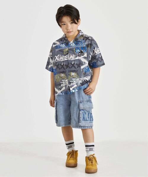 XLARGE KIDS（エクストララージキッズ）の「スプレーアート総柄半袖シャツ（シャツ/ブラウス・キッズ・グレー/イエロー・90cm/140cm/130cm/120cm/110cm/100cm）」の4枚目の写真