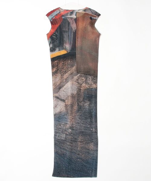 kotohayokozawa（コトハヨコザワ）の「SHEER GRAPHIC DRESS *SLEEVELES TDX6S-GR-DR01（ワンピース・メンズ・オレンジ・1）」の2枚目の写真
