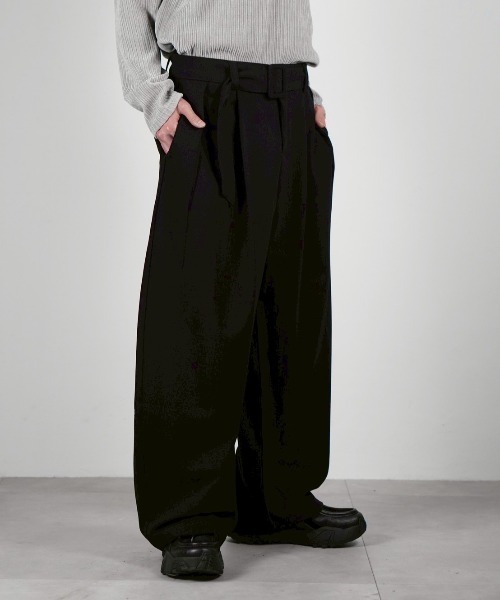 Chikashitsu +(チカシツプラス)の「【Chikashitsu +】belt tuck wide slacks / 【チカシツプラス】ベルト付きタックワイドスラックス<着用動画あり>(スラックス・メンズ・ブラック/ブラウン/グレー・L/M)」の9枚目の写真