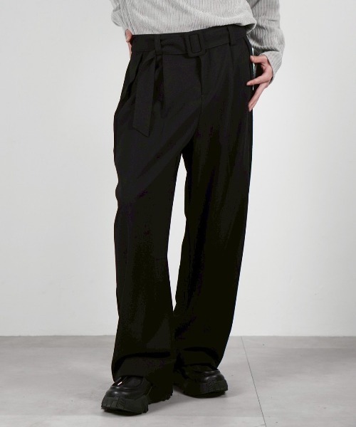 Chikashitsu +(チカシツプラス)の「【Chikashitsu +】belt tuck wide slacks / 【チカシツプラス】ベルト付きタックワイドスラックス<着用動画あり>(スラックス・メンズ・ブラック/ブラウン/グレー・L/M)」の7枚目の写真