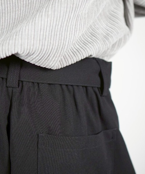 Chikashitsu +(チカシツプラス)の「【Chikashitsu +】belt tuck wide slacks / 【チカシツプラス】ベルト付きタックワイドスラックス<着用動画あり>(スラックス・メンズ・ブラック/ブラウン/グレー・L/M)」の13枚目の写真