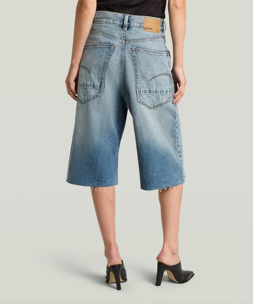G-STAR(ジースター)の「Patti Short Raw Edge/ヴィンテージライクカットオフデザインワイドルーズデニムショートパンツ(その他パンツ・レディース・ライトインディゴブルー・25inch/24inch/26inch)」の2枚目の写真
