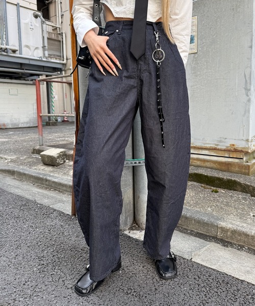 Figments(フィグメンツ)の「ストライプワークデニム(デニムパンツ・レディース・ネイビー・LARGE/SMALL/MEDIUM)」の2枚目の写真
