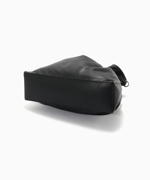 OSKR（オーエスケーアール）の「OSKR / オーエスケーアール ex 2WAY Design Handle Tote BAG（トートバッグ・メンズ・ブラック・FREE）」の9枚目の写真