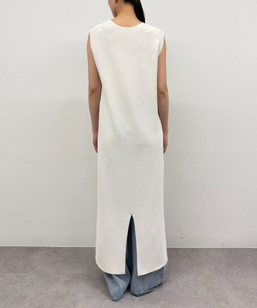 LOUNGEDRESS(ラウンジドレス)の「【JAPAN MADE】マキシVワンピース(ワンピース・レディース・ブラック/オフホワイト・FREE)」の8枚目の写真