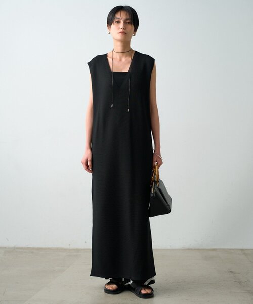 LOUNGEDRESS(ラウンジドレス)の「【JAPAN MADE】マキシVワンピース(ワンピース・レディース・ブラック/オフホワイト・FREE)」の11枚目の写真