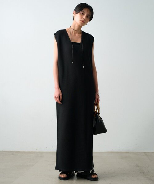 LOUNGEDRESS(ラウンジドレス)の「【JAPAN MADE】マキシVワンピース(ワンピース・レディース・ブラック/オフホワイト・FREE)」の12枚目の写真