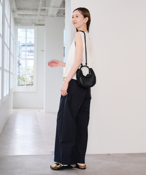 U by SPICK&SPAN（ユーバイスピックアンドスパン）の「UBY Spick & Span タックブラウス（シャツ/ブラウス・レディース・ブラック/ホワイト・FREE）」の3枚目の写真