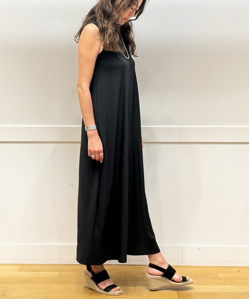 BANANA REPUBLIC FACTORY STORE(バナナリパブリック ファクトリーストア)の「BANANA REPUBLIC FACTORY STORE 日本限定 ノースリーブ ニット マキシ トラペーズ ワンピース(ワンピース・レディース・ブラック/グレー/ネイビー/ブラウン・S/XS/L/M)」の8枚目の写真