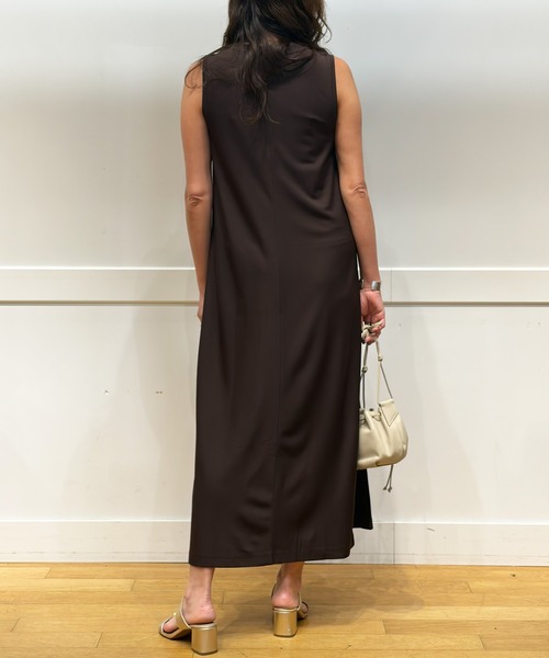 BANANA REPUBLIC FACTORY STORE(バナナリパブリック ファクトリーストア)の「BANANA REPUBLIC FACTORY STORE 日本限定 ノースリーブ ニット マキシ トラペーズ ワンピース(ワンピース・レディース・ブラック/グレー/ネイビー/ブラウン・S/XS/L/M)」の7枚目の写真