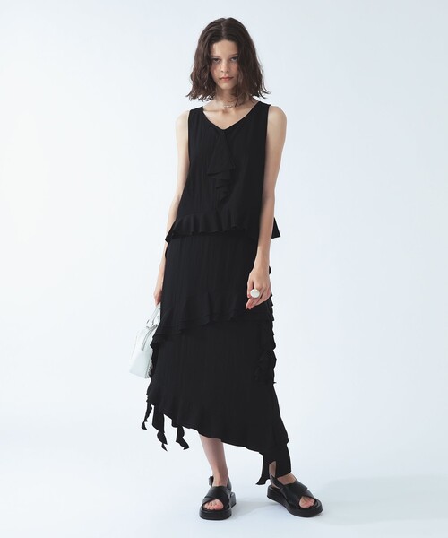 Ray BEAMS(レイビームス)の「【8/6 再値下げ】ラッフル Vネック ノースリーブ ブラウス(シャツ/ブラウス・レディース・クリーム/ブラック・ONE SIZE)」の3枚目の写真