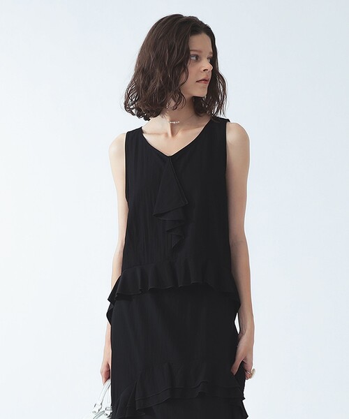 Ray BEAMS(レイビームス)の「【8/6 再値下げ】ラッフル Vネック ノースリーブ ブラウス(シャツ/ブラウス・レディース・クリーム/ブラック・ONE SIZE)」の6枚目の写真
